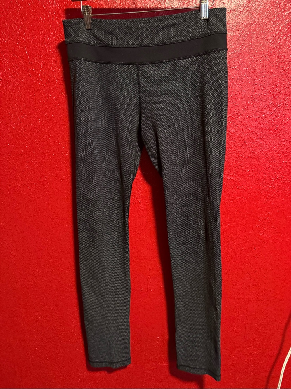 196. Pre loved lululemon athletica Textured Dark Gray Ponte Leggings